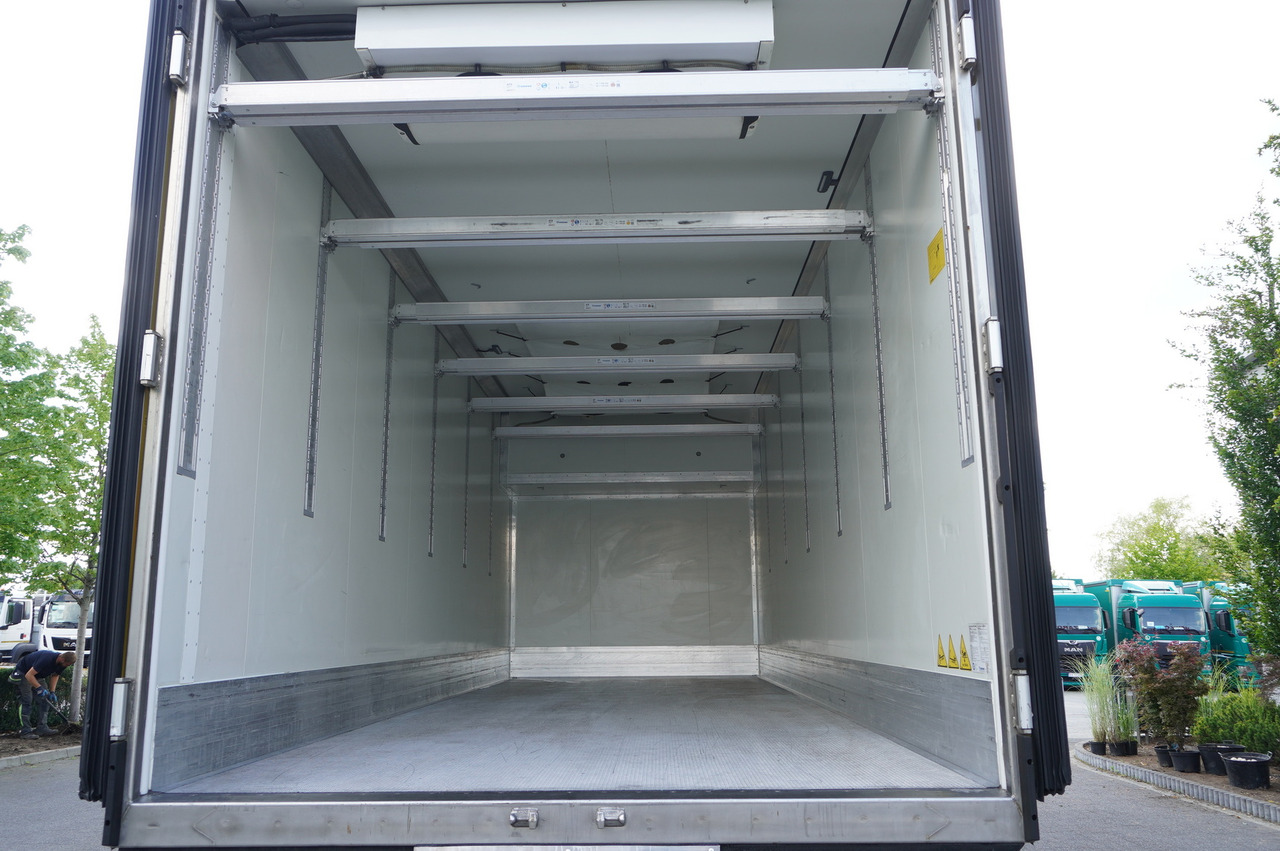 MERCEDES-BENZ Actros 2548 MP5 / Krone Refrigerator Multitemperature / Doppelstock 36 EPAL / GIGA Space cabin - Hűtős teherautó: 4 kép. MERCEDES-BENZ Actros 2548 MP5 / Krone Refrigerator Multitemperature / Doppelstock 36 EPAL / GIGA Space cabin - Hűtős teherautó: 4 kép.