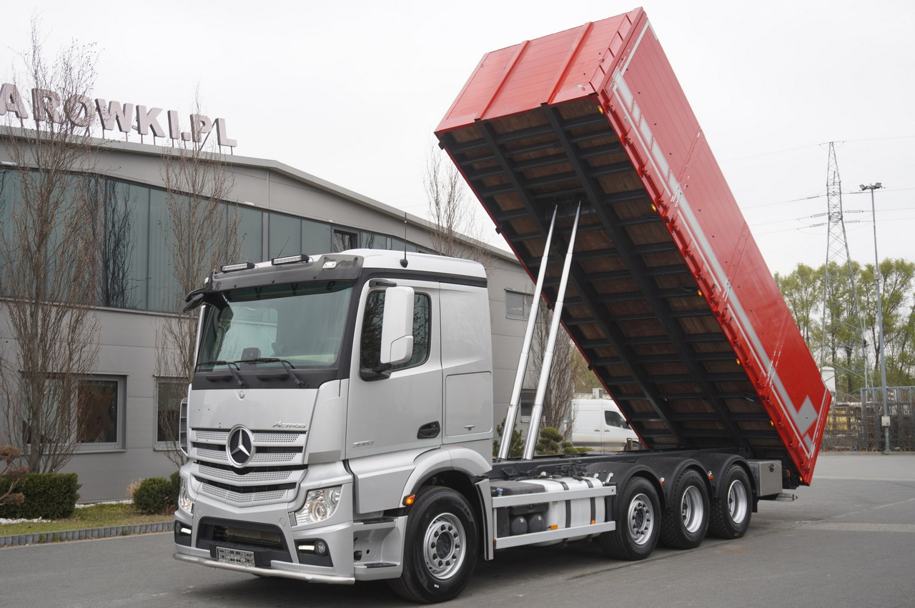 MERCEDES-BENZ Actros 3563 8x4 / Tipper for grain 20 t load capacity - Billenőplatós teherautó: 1 kép. MERCEDES-BENZ Actros 3563 8x4 / Tipper for grain 20 t load capacity - Billenőplatós teherautó: 1 kép.