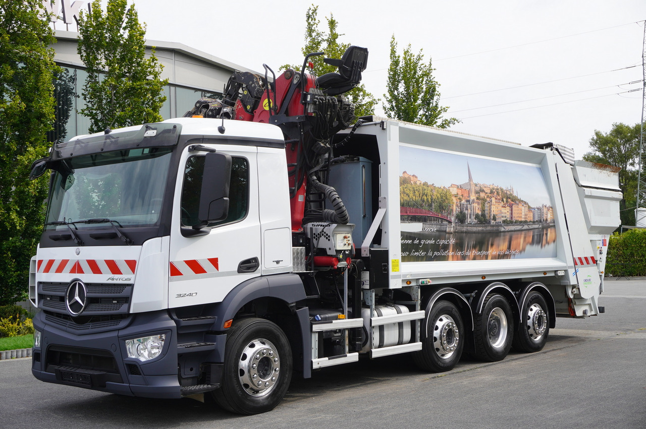 MERCEDES-BENZ Antos 3240 8x2 / Tajfun 5T crane / Farid Industries garbage truck/ 3 steered axles - Szemetesautó: 3 kép. MERCEDES-BENZ Antos 3240 8x2 / Tajfun 5T crane / Farid Industries garbage truck/ 3 steered axles - Szemetesautó: 3 kép.