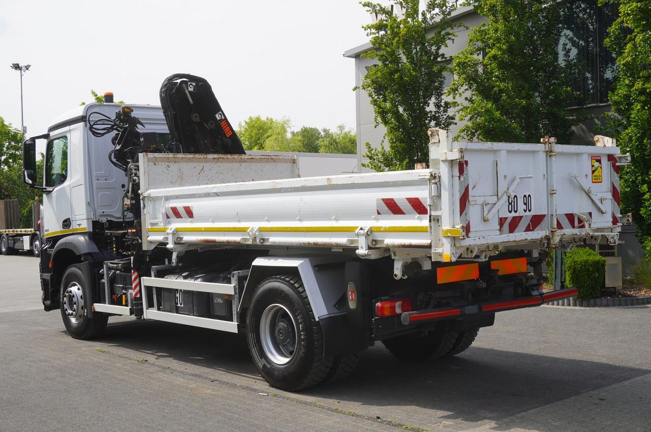 Billenőplatós teherautó, Darus autó MERCEDES-BENZ Arocs 1833 / 87,000 km!!! / Hds HIAB X-DUO 128 B-2 / three-sided tipper: 6 kép.