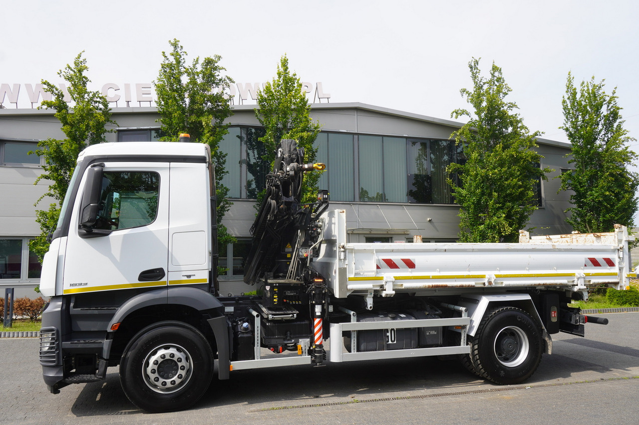 MERCEDES-BENZ Arocs 1833 / 87,000 km!!! / Hds HIAB X-DUO 128 B-2 / three-sided tipper - Billenőplatós teherautó, Darus autó: 5 kép. MERCEDES-BENZ Arocs 1833 / 87,000 km!!! / Hds HIAB X-DUO 128 B-2 / three-sided tipper - Billenőplatós teherautó, Darus autó: 5 kép.