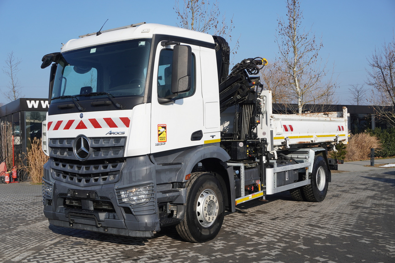 MERCEDES-BENZ Arocs 1833 / 87,000 km!!! / Hds HIAB X-DUO 128 B-2 / three-sided tipper - Darus autó, Darus autó: 3 kép. MERCEDES-BENZ Arocs 1833 / 87,000 km!!! / Hds HIAB X-DUO 128 B-2 / three-sided tipper - Darus autó, Darus autó: 3 kép.