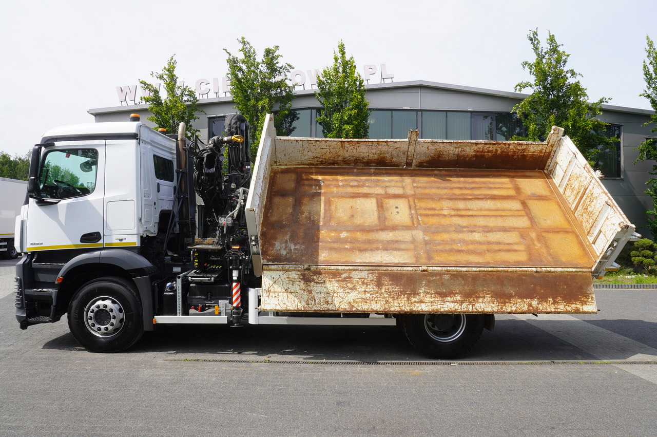 Billenőplatós teherautó, Darus autó MERCEDES-BENZ Arocs 1833 / 87,000 km!!! / Hds HIAB X-DUO 128 B-2 / three-sided tipper: 14 kép.