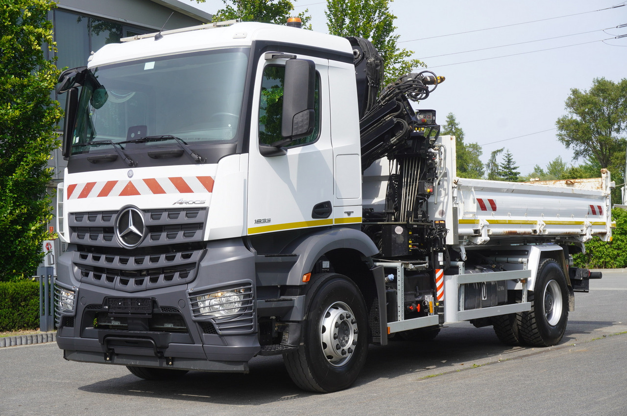 MERCEDES-BENZ Arocs 1833 / 87,000 km!!! / Hds HIAB X-DUO 128 B-2 / three-sided tipper - Darus autó, Darus autó: 3 kép. MERCEDES-BENZ Arocs 1833 / 87,000 km!!! / Hds HIAB X-DUO 128 B-2 / three-sided tipper - Darus autó, Darus autó: 3 kép.