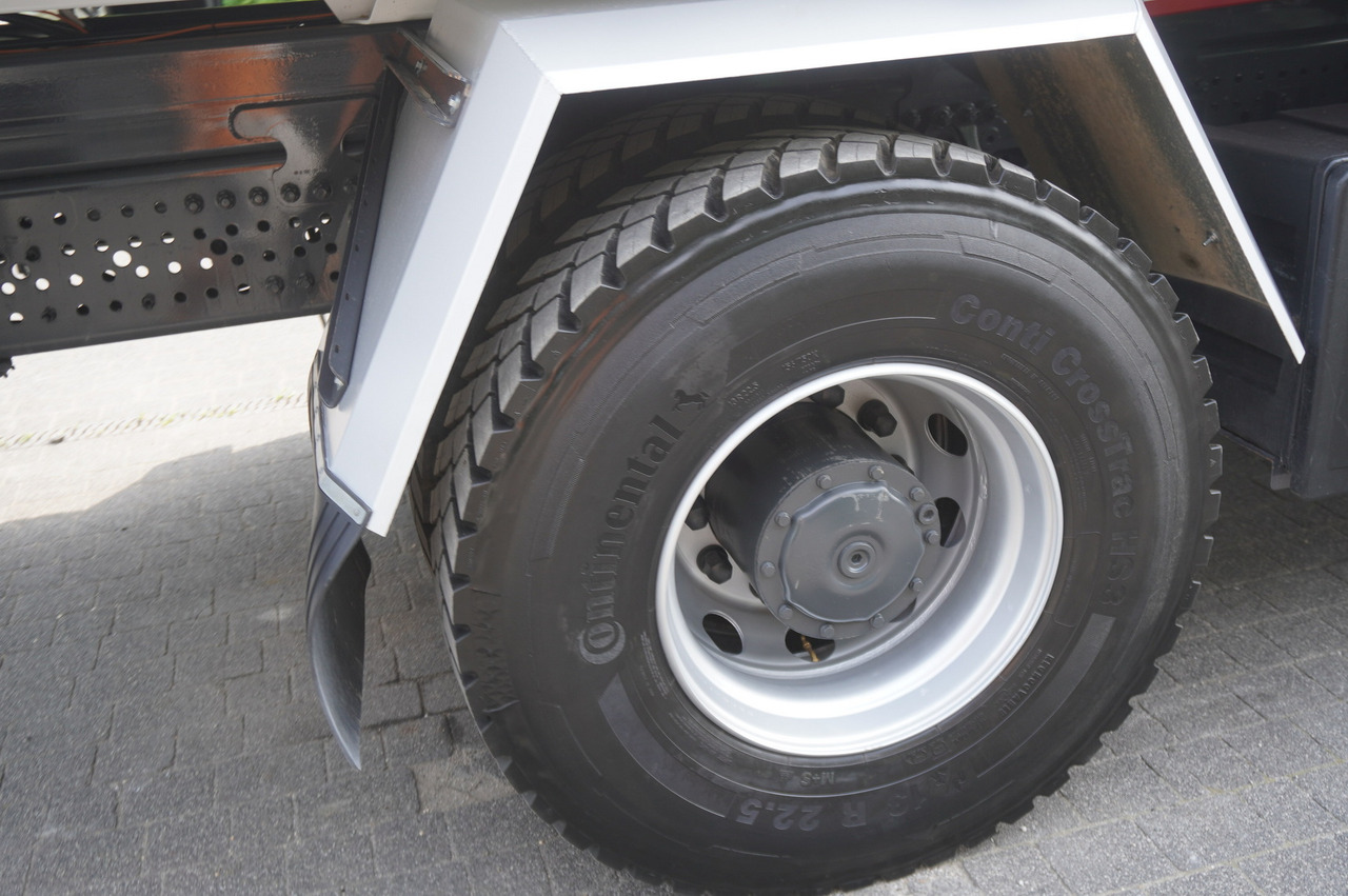 Billenőplatós teherautó, Darus autó MERCEDES-BENZ Arocs 1833 / 87,000 km!!! / Hds HIAB X-DUO 128 B-2 / three-sided tipper: 20 kép.