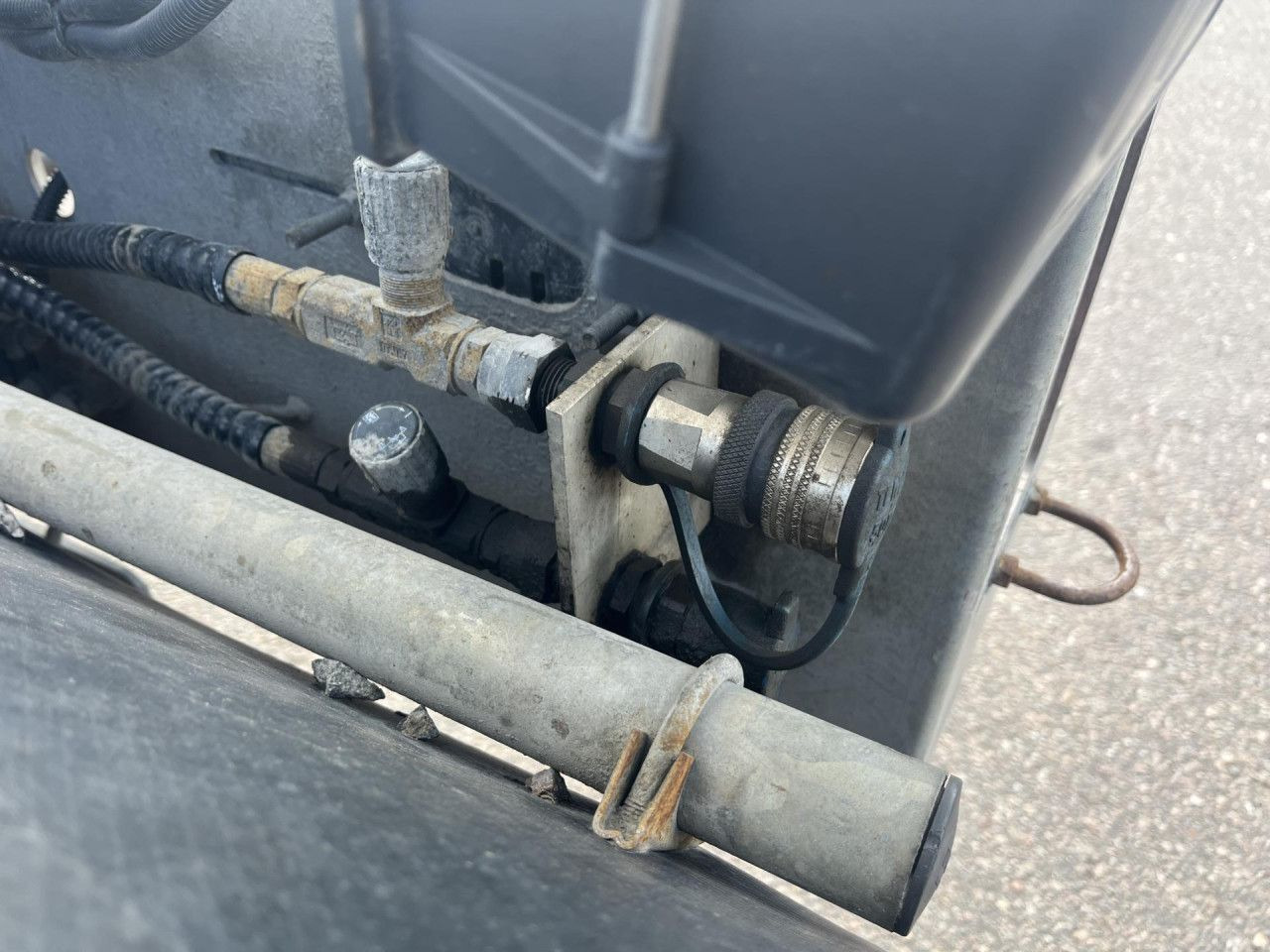 MERCEDES-BENZ Arocs 2543 6x2*4 / 21t Hooklift HIAB ULT21Z56 / 2022 - Horgos rakodó teherautó: 5 kép. MERCEDES-BENZ Arocs 2543 6x2*4 / 21t Hooklift HIAB ULT21Z56 / 2022 - Horgos rakodó teherautó: 5 kép.