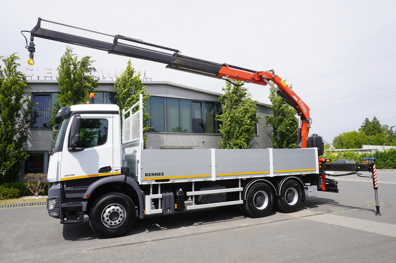 MERCEDES-BENZ Arocs 2633 flatbed truck / Crane FASSI F155A.0.23 / REMOTE CONTROL / 230,000 km - Darus autó: 3 kép. MERCEDES-BENZ Arocs 2633 flatbed truck / Crane FASSI F155A.0.23 / REMOTE CONTROL / 230,000 km - Darus autó: 3 kép.