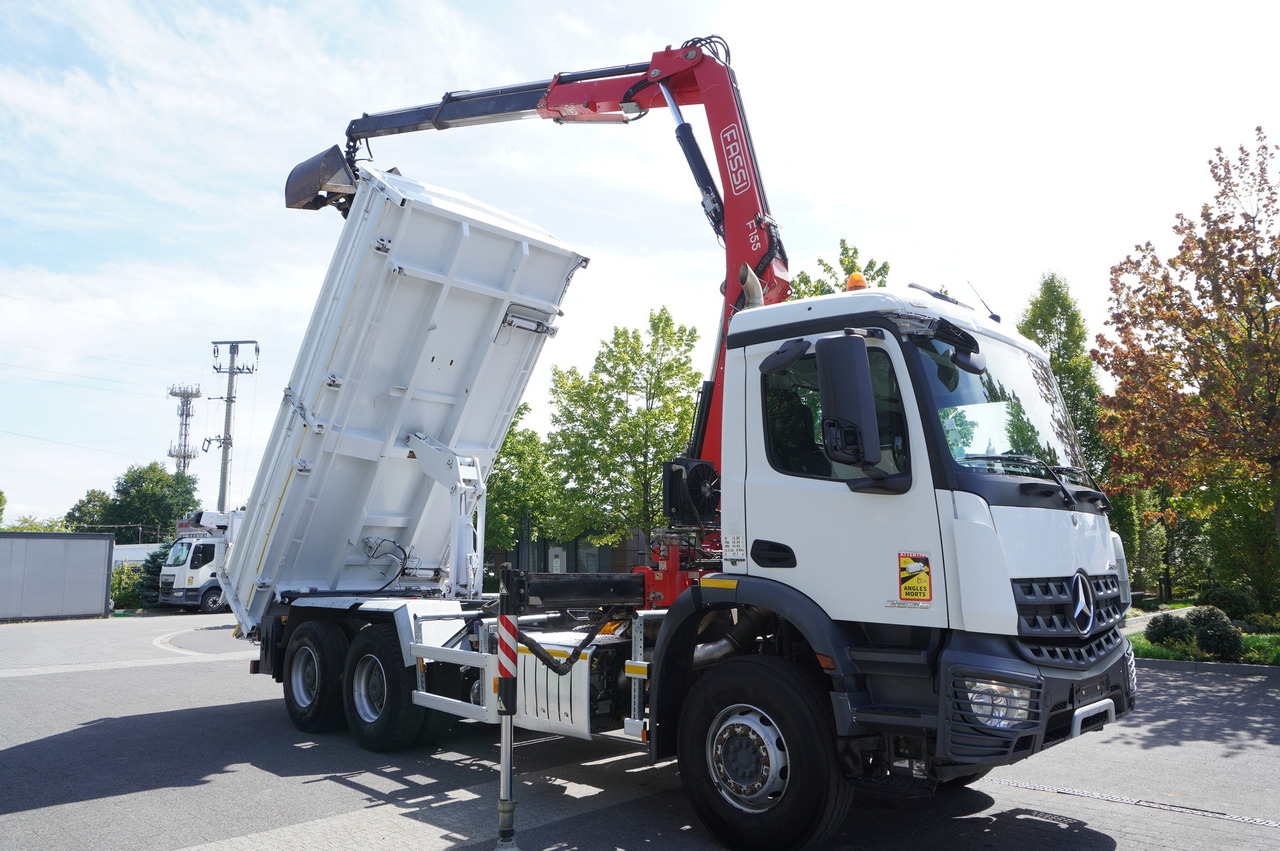 Billenőplatós teherautó, Darus autó MERCEDES-BENZ Arocs 2636 / 6x4 / HDS Fassi / 3-Way Tipper / Bortmatic: 7 kép.