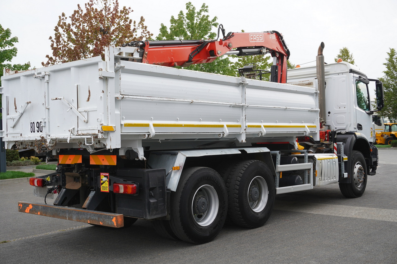 Billenőplatós teherautó, Darus autó MERCEDES-BENZ Arocs 2636 / 6x4 / HDS Fassi / 3-Way Tipper / Bortmatic: 16 kép.
