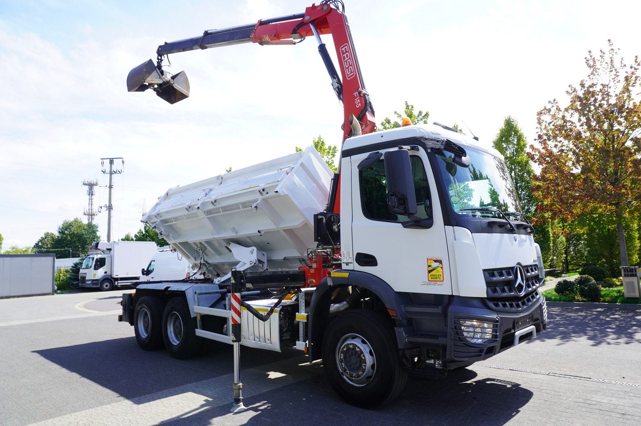 Billenőplatós teherautó, Darus autó MERCEDES-BENZ Arocs 2636 / 6x4 / HDS Fassi / 3-Way Tipper / Bortmatic: 9 kép.