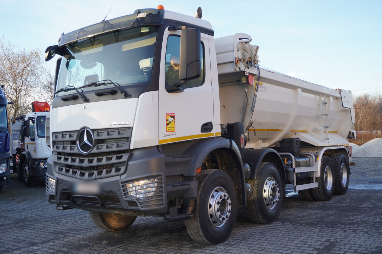 MERCEDES-BENZ Arocs 3243 E6 8x4 / Tipper / 120 tho kilometers! / Retarder - Dömper: 2 kép. MERCEDES-BENZ Arocs 3243 E6 8x4 / Tipper / 120 tho kilometers! / Retarder - Dömper: 2 kép.