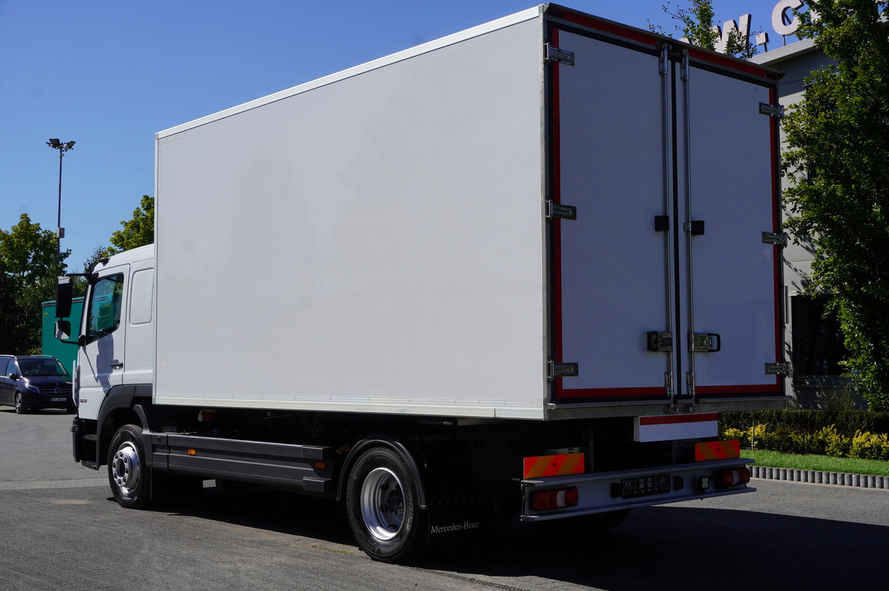 MERCEDES-BENZ Atego 1223 / Bitemperature Refrigerator 12 EPAL / Full ADR / Sleeper cab / 175 tho. km - Hűtős teherautó: 3 kép. MERCEDES-BENZ Atego 1223 / Bitemperature Refrigerator 12 EPAL / Full ADR / Sleeper cab / 175 tho. km - Hűtős teherautó: 3 kép.