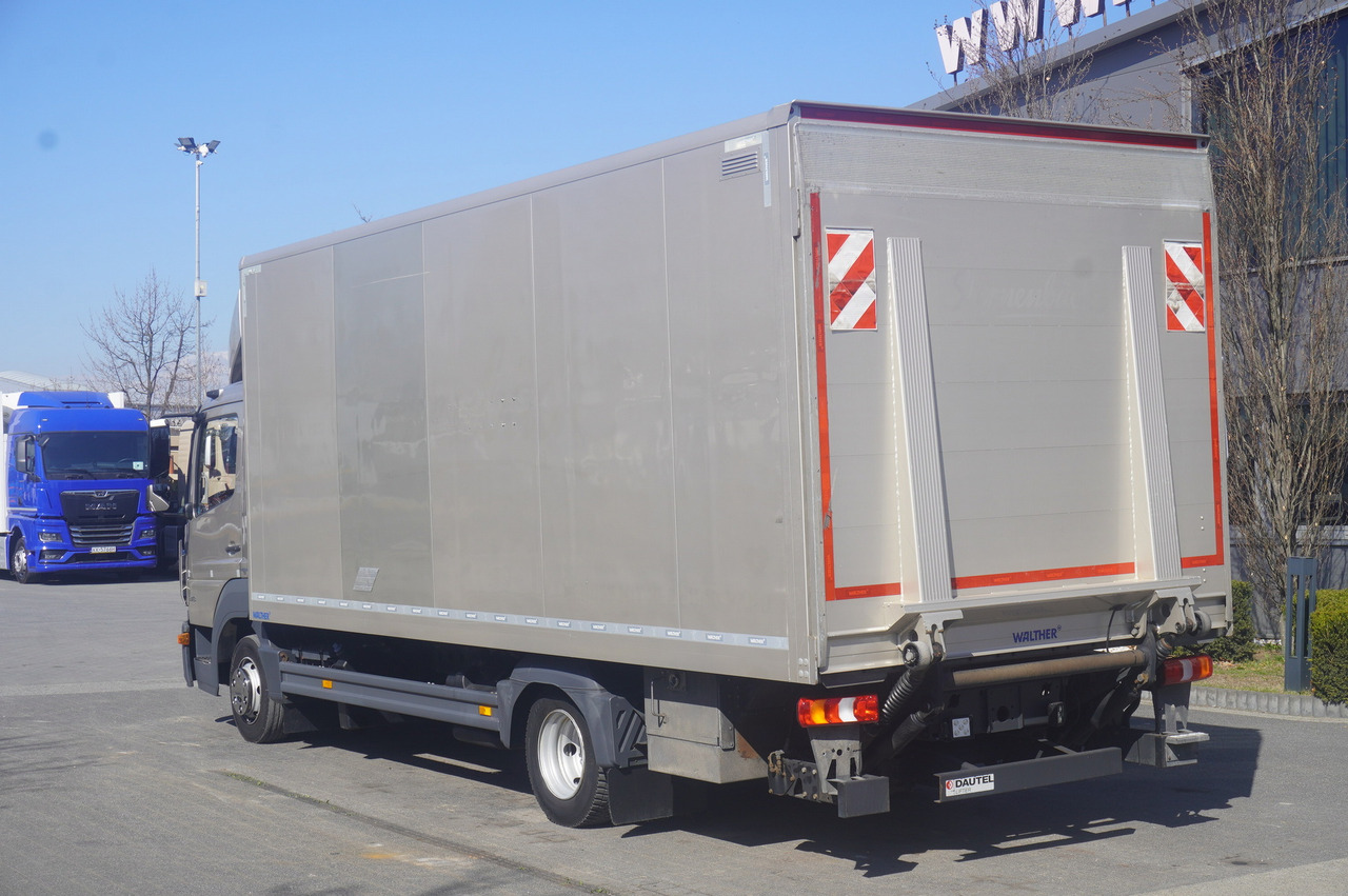 MERCEDES-BENZ Atego 818 / Box superstructure / DAUTEL tailgate 1.5 T - Dobozos felépítményű teherautó: 3 kép. MERCEDES-BENZ Atego 818 / Box superstructure / DAUTEL tailgate 1.5 T - Dobozos felépítményű teherautó: 3 kép.