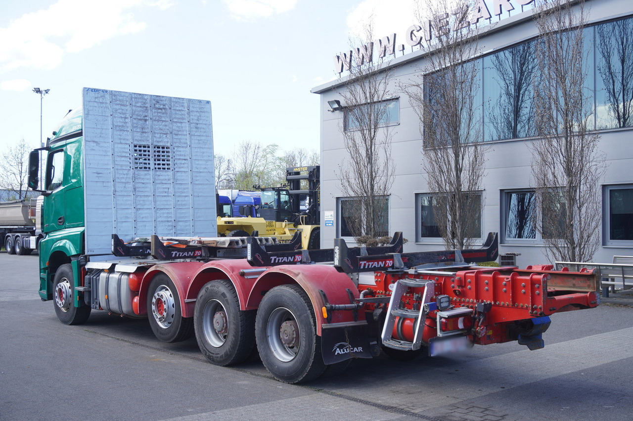 Mercedes-Benz Arocs 3563 8 × 4 / 630 HP / steered axle / Logging superstructure - Rönkszállító teherautó: 5 kép. Mercedes-Benz Arocs 3563 8 × 4 / 630 HP / steered axle / Logging superstructure - Rönkszállító teherautó: 5 kép.
