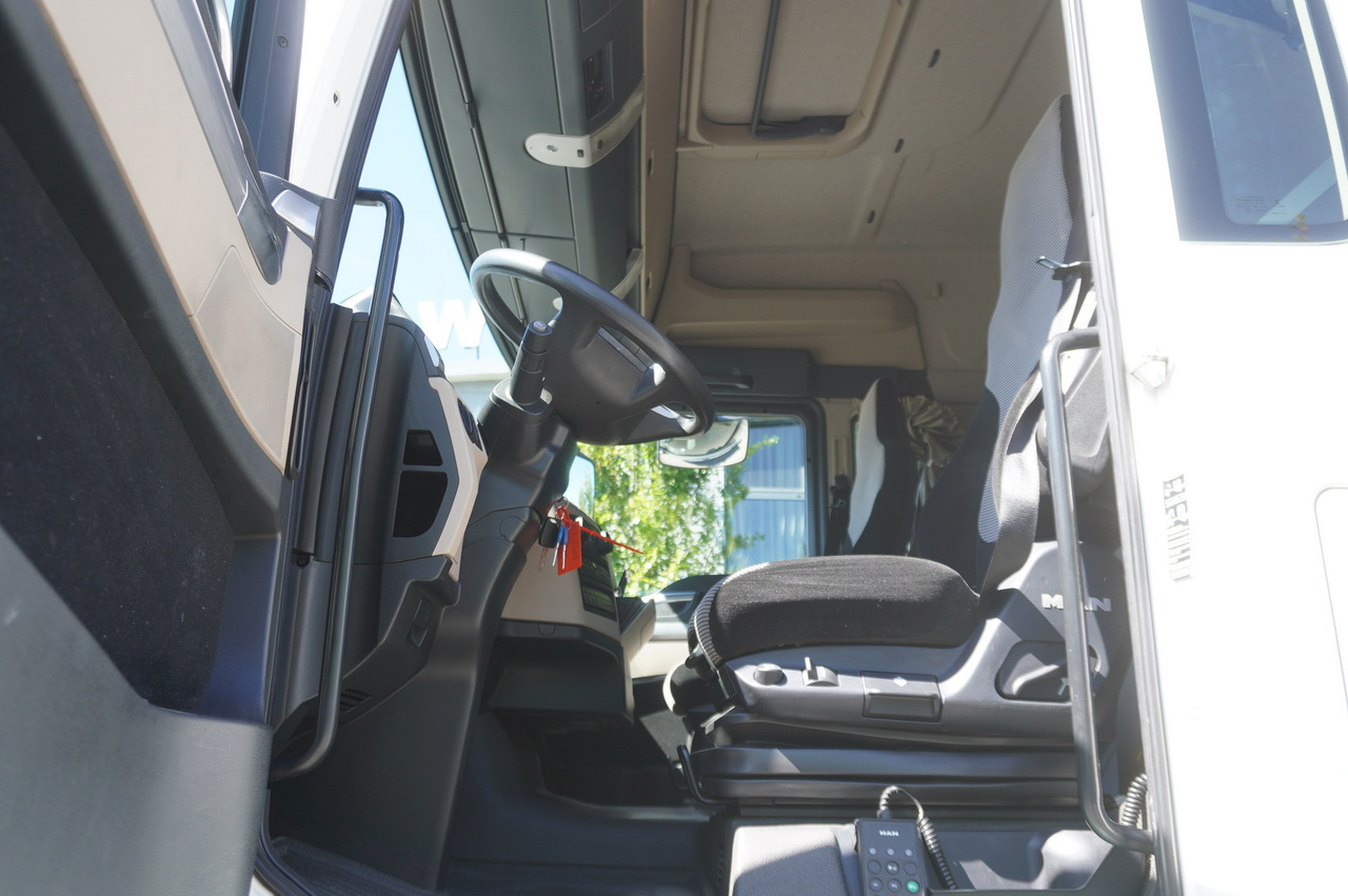 Nyergesvontató MAN TGX 18.420 tractor unit / 190 tho. km: 18 kép.