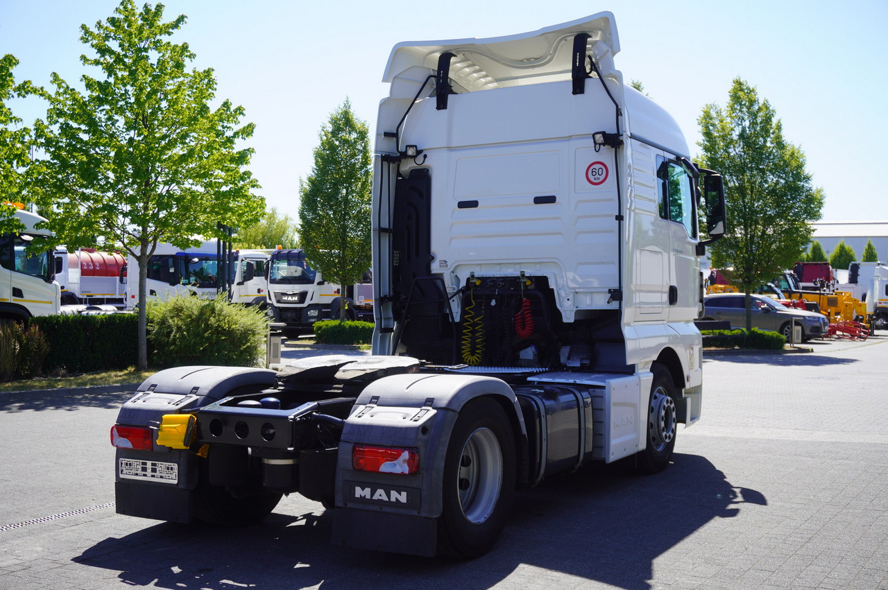 MAN TGX 18.420 tractor unit / 190 tho. km - Nyergesvontató: 5 kép. MAN TGX 18.420 tractor unit / 190 tho. km - Nyergesvontató: 5 kép.
