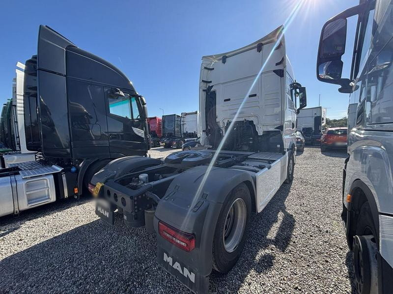 MAN TGX 18.510 4×2 tractor unit / Sleeper cab 2 beds / 2023 / 4 units - Nyergesvontató: 4 kép. MAN TGX 18.510 4×2 tractor unit / Sleeper cab 2 beds / 2023 / 4 units - Nyergesvontató: 4 kép.