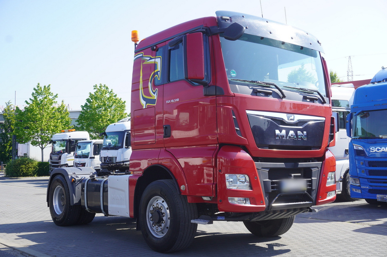 MAN TGX 18.510 4x4 tractor unit / 510 HP / Sleeper cab - Nyergesvontató: 5 kép. MAN TGX 18.510 4x4 tractor unit / 510 HP / Sleeper cab - Nyergesvontató: 5 kép.