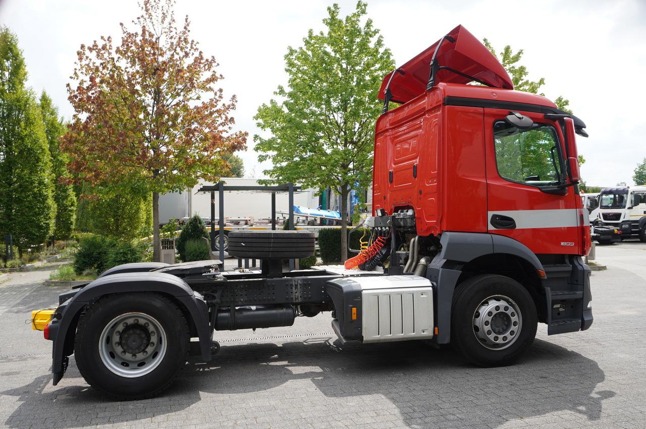 MERCEDES-BENZ Actros 1833 tractor unit / 260 tho. km - Nyergesvontató: 5 kép. MERCEDES-BENZ Actros 1833 tractor unit / 260 tho. km - Nyergesvontató: 5 kép.