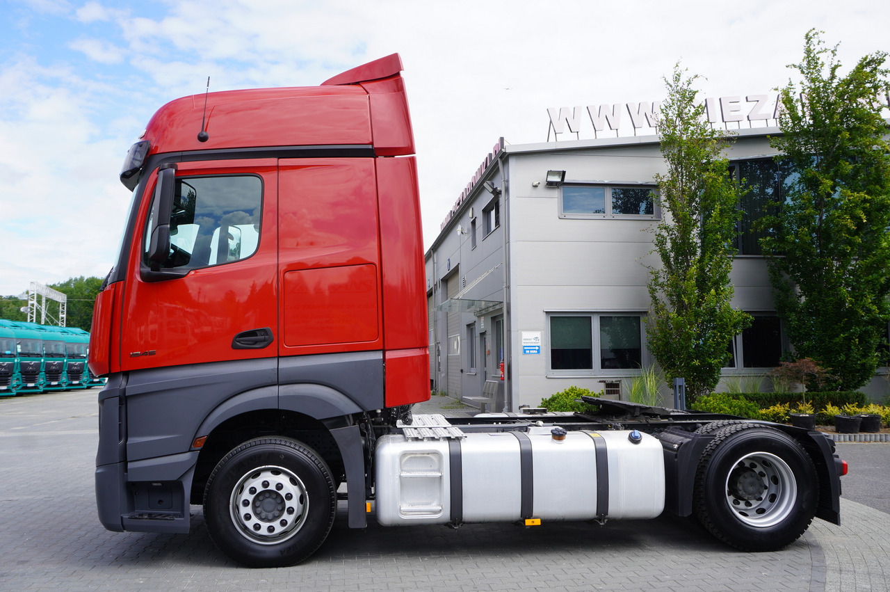 MERCEDES-BENZ Actros 1845 L Big Space / 2023 tractor unit / 2 units - Nyergesvontató: 2 kép. MERCEDES-BENZ Actros 1845 L Big Space / 2023 tractor unit / 2 units - Nyergesvontató: 2 kép.