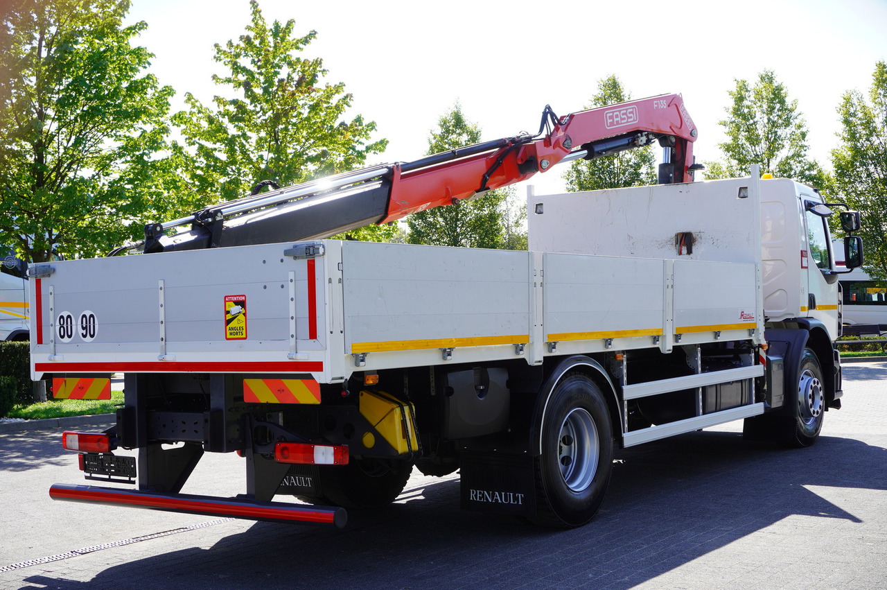 RENAULT C280 DTI 8 / FASSI crane 5.6 T / range 8 m / Flatbed 15 EPAL - Platós teherautó, Darus autó: 4 kép. RENAULT C280 DTI 8 / FASSI crane 5.6 T / range 8 m / Flatbed 15 EPAL - Platós teherautó, Darus autó: 4 kép.