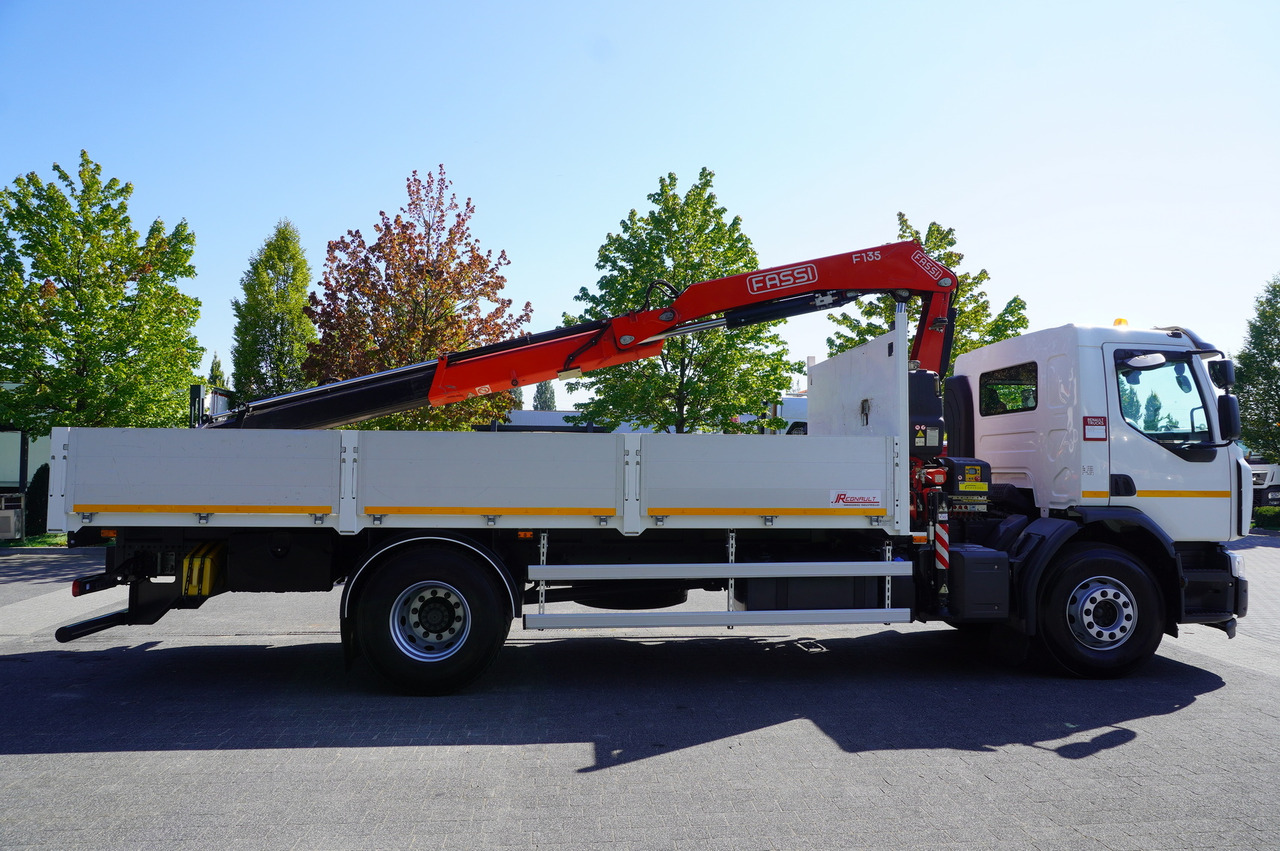 RENAULT C280 DTI 8 / FASSI crane 5.6 T / range 8 m / Flatbed 15 EPAL - Darus autó: 2 kép. RENAULT C280 DTI 8 / FASSI crane 5.6 T / range 8 m / Flatbed 15 EPAL - Darus autó: 2 kép.