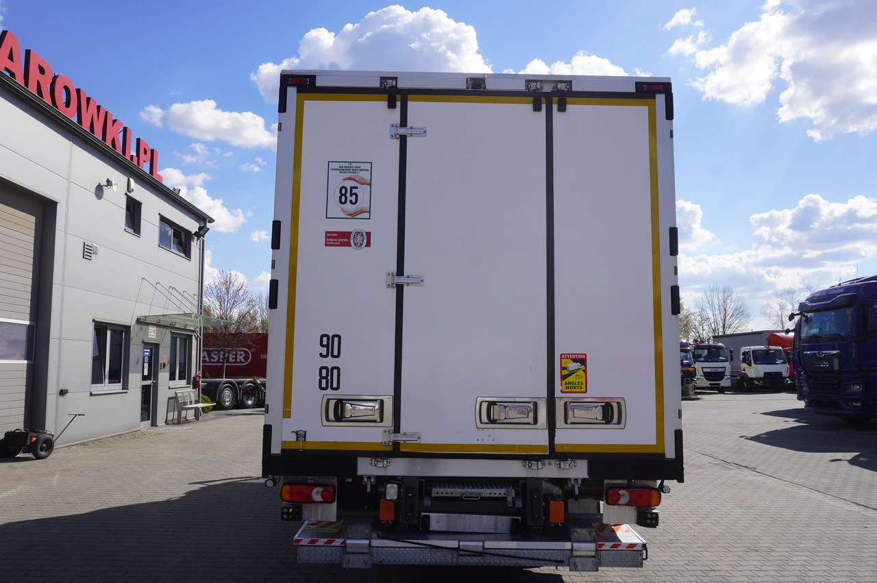 RENAULT D12 / Lamberet refrigerated truck / Dhollandia tail lift 1500 kg / 130 thousand km !! - Hűtős teherautó: 4 kép. RENAULT D12 / Lamberet refrigerated truck / Dhollandia tail lift 1500 kg / 130 thousand km !! - Hűtős teherautó: 4 kép.