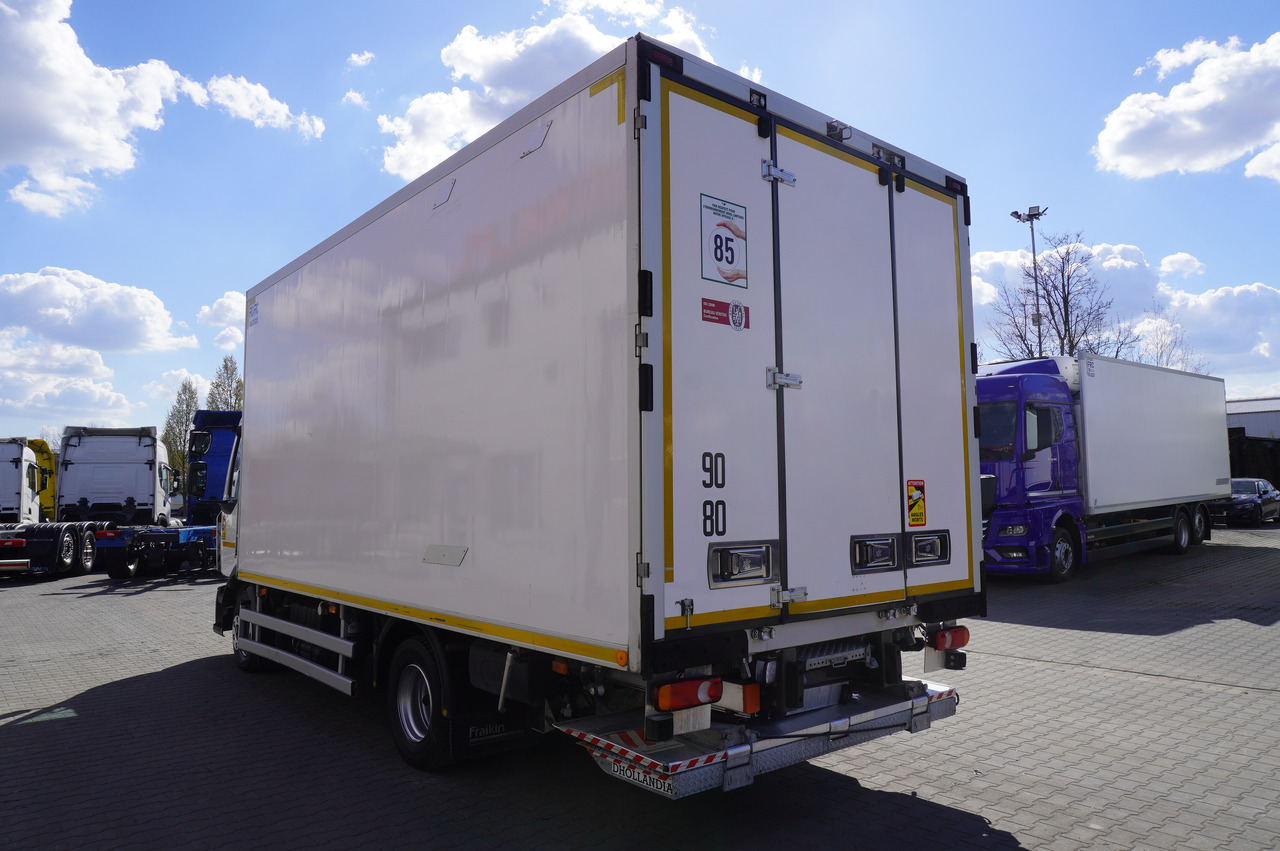 RENAULT D12 / Lamberet refrigerated truck / Dhollandia tail lift 1500 kg / 130 thousand km !! - Hűtős teherautó: 5 kép. RENAULT D12 / Lamberet refrigerated truck / Dhollandia tail lift 1500 kg / 130 thousand km !! - Hűtős teherautó: 5 kép.