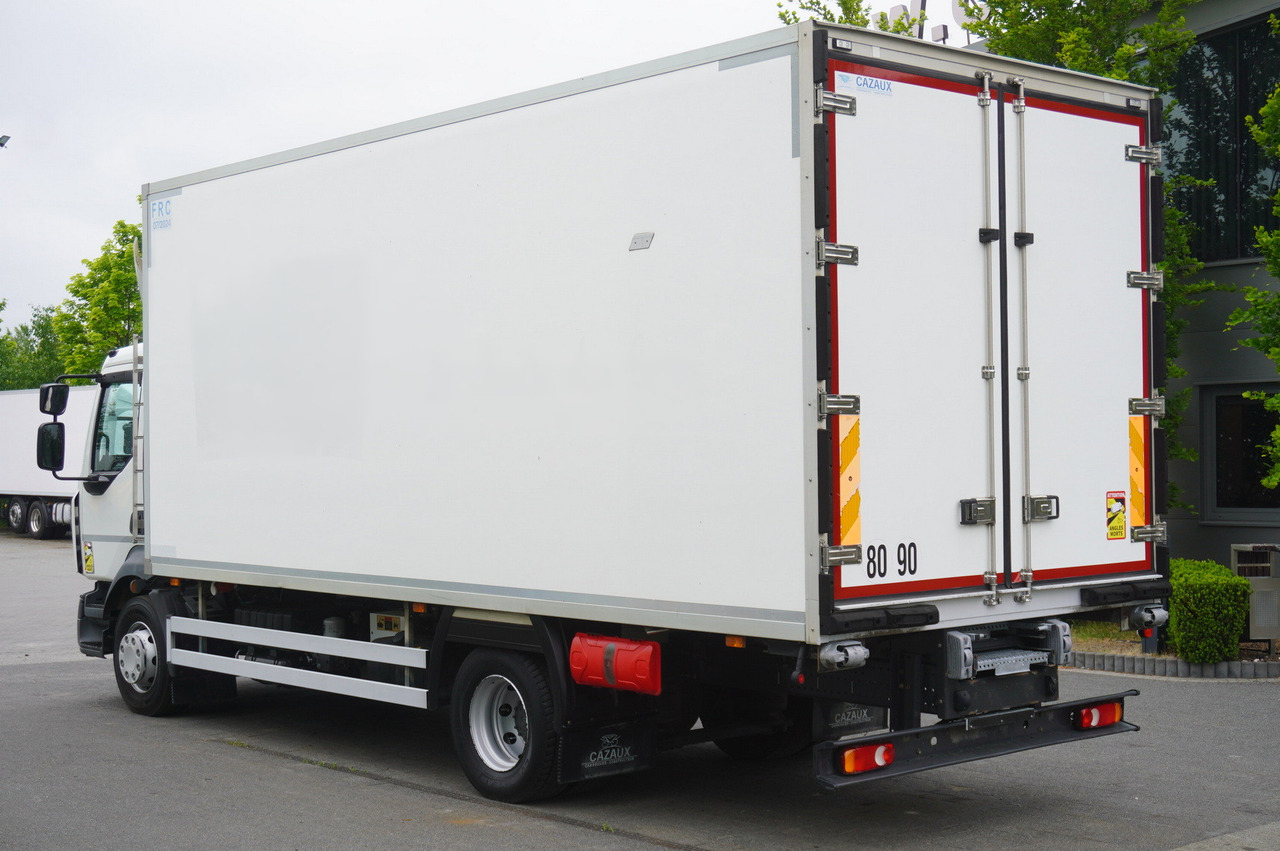 RENAULT D13 / 140 tho km !!! / Meat hook refrigerator / Thermoking T800R / 2 units - Hűtős teherautó: 3 kép. RENAULT D13 / 140 tho km !!! / Meat hook refrigerator / Thermoking T800R / 2 units - Hűtős teherautó: 3 kép.