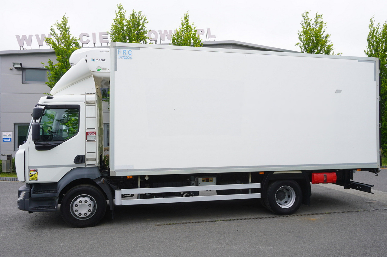 RENAULT D13 / 140 tho km !!! / Meat hook refrigerator / Thermoking T800R / 2 units - Hűtős teherautó: 2 kép. RENAULT D13 / 140 tho km !!! / Meat hook refrigerator / Thermoking T800R / 2 units - Hűtős teherautó: 2 kép.