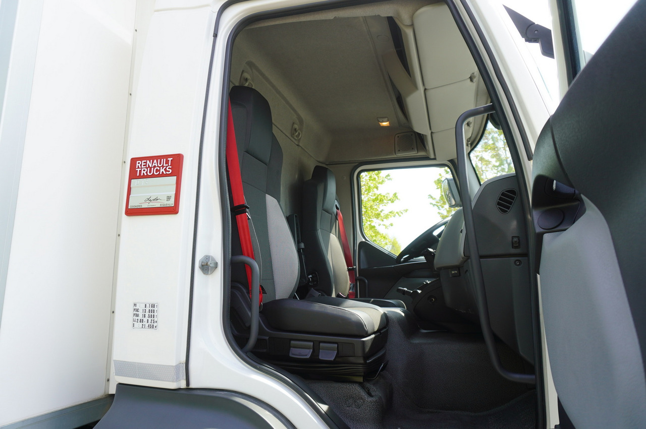 Hűtős teherautó a következők szállításához hús RENAULT D13 / 90 tho km !!! / Meat hook refrigerator / Thermoking T800R / 2 units: 29 kép.