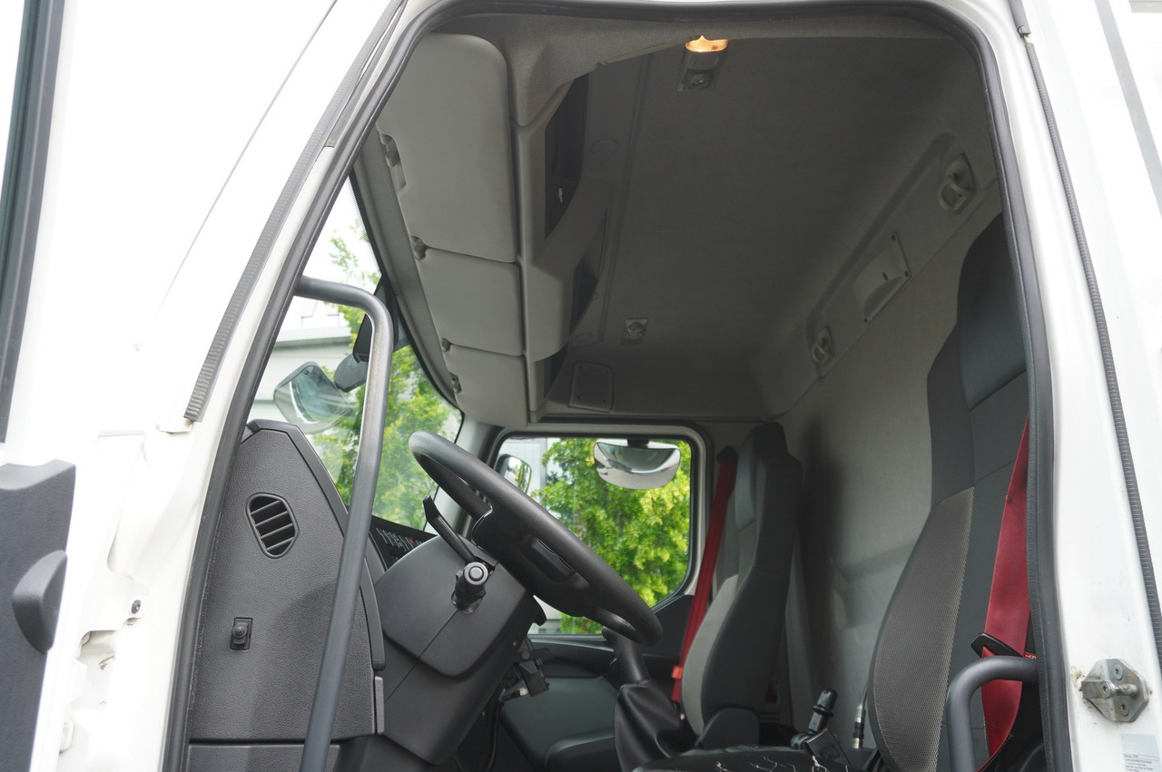 Hűtős teherautó RENAULT D19 WIDE / Lamberet refrigerator Multitemp 22 EPAL / CARRIER SUPRA 1250 MT: 12 kép.