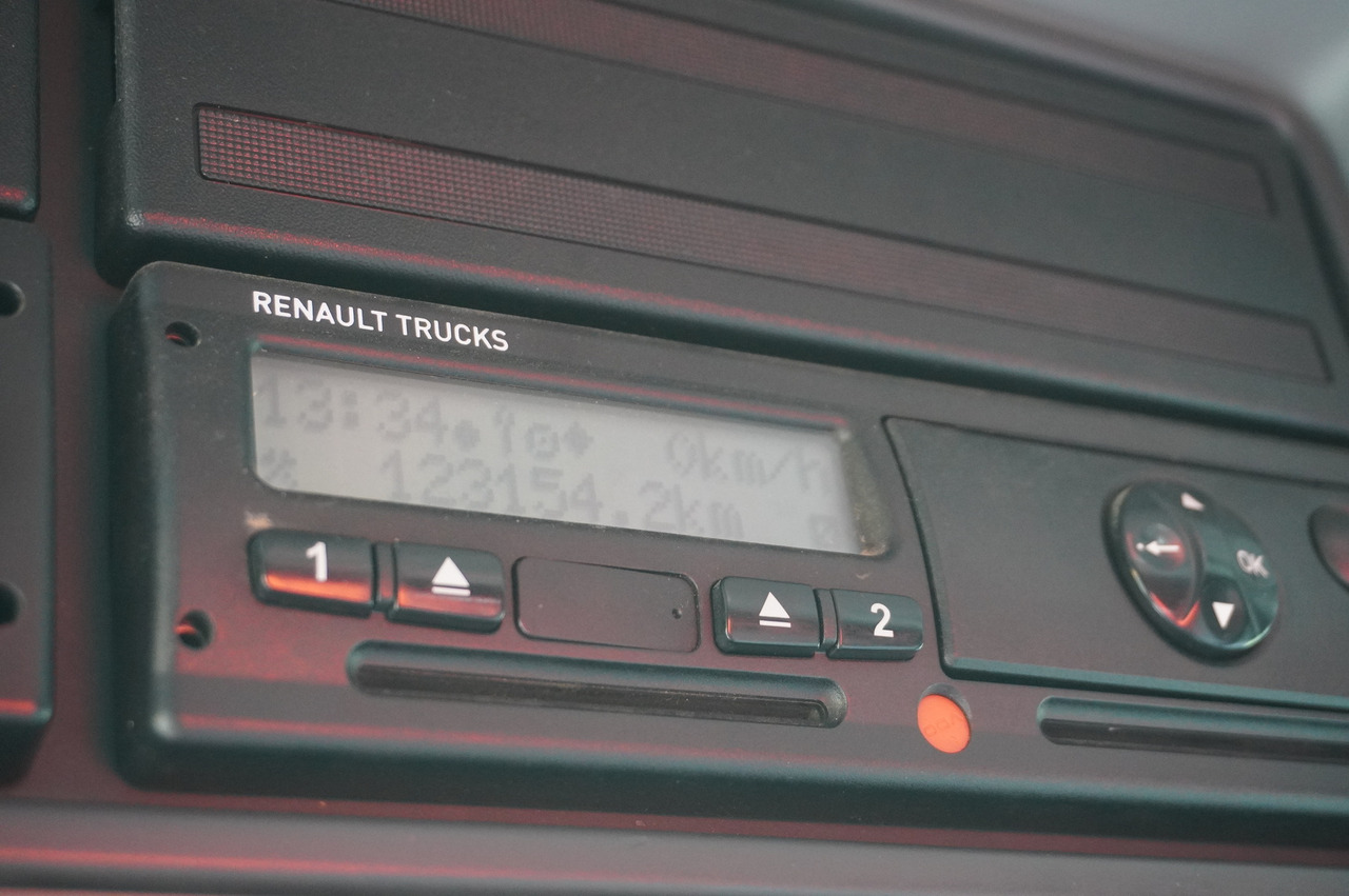 RENAULT K380 6×4 / FASSI F175 crane 7.85 t / 120 thousand km! / 2-sided tipper - Darus autó: 2 kép. RENAULT K380 6×4 / FASSI F175 crane 7.85 t / 120 thousand km! / 2-sided tipper - Darus autó: 2 kép.