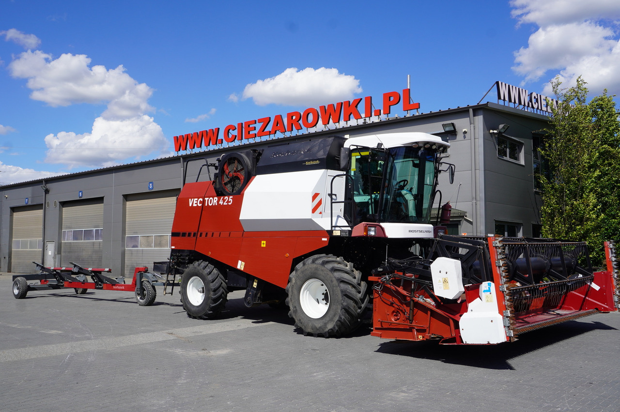 ROSTSELMASH VECTOR 425 RSM-101 grain harvester + Header 5 m + rapeseed harvesting extension / 2300 MTH - Kombájn: 2 kép. ROSTSELMASH VECTOR 425 RSM-101 grain harvester + Header 5 m + rapeseed harvesting extension / 2300 MTH - Kombájn: 2 kép.