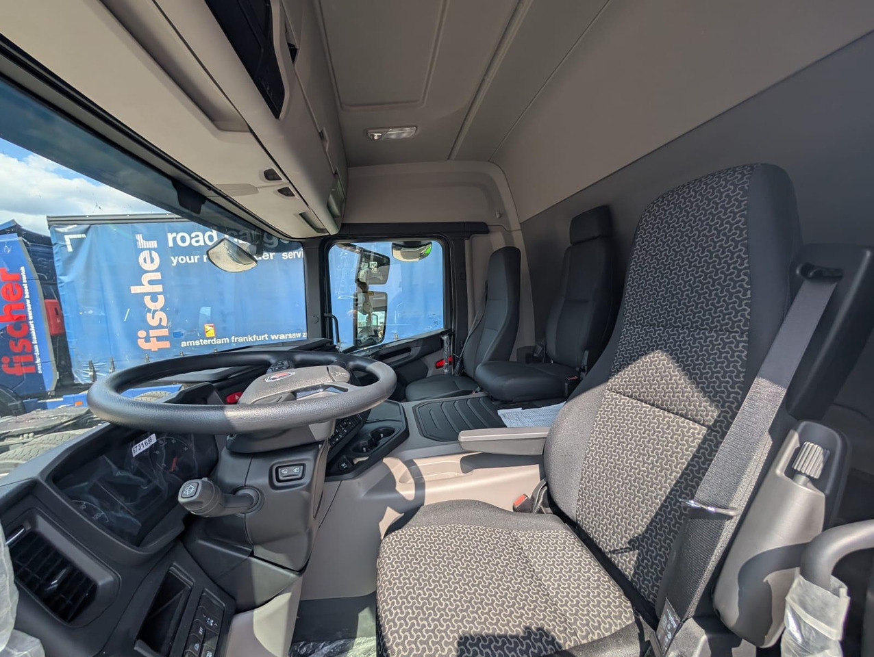 SCANIA P 340 B6x2*4NA / chassis frame / steering axle / CNG / large cab / 8 units - Szemetesautó: 5 kép. SCANIA P 340 B6x2*4NA / chassis frame / steering axle / CNG / large cab / 8 units - Szemetesautó: 5 kép.