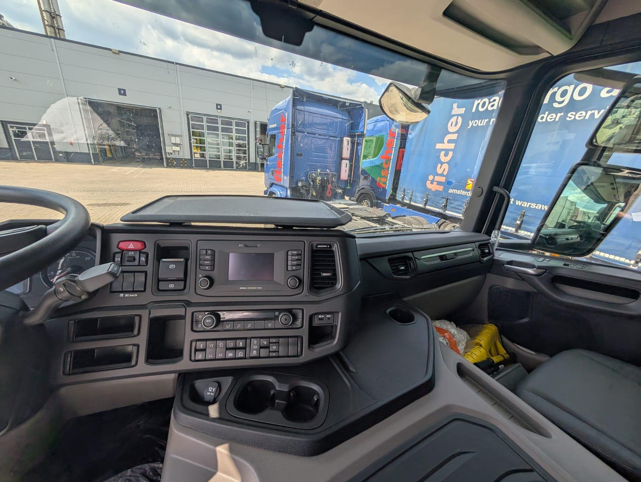 SCANIA P 340 B6x2*4NA / chassis frame / steering axle / CNG / large cab / 8 units lízing SCANIA P 340 B6x2*4NA / chassis frame / steering axle / CNG / large cab / 8 units: 8 kép.