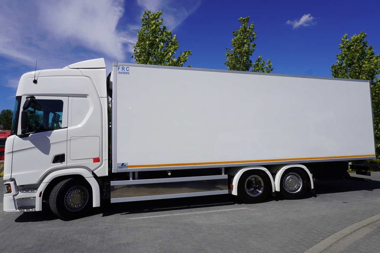 SCANIA R500 / Lecapitaine refrigerator 20 EPAL / Carrier Supra 950 / Steered 3rd axle - Hűtős teherautó: 2 kép. SCANIA R500 / Lecapitaine refrigerator 20 EPAL / Carrier Supra 950 / Steered 3rd axle - Hűtős teherautó: 2 kép.