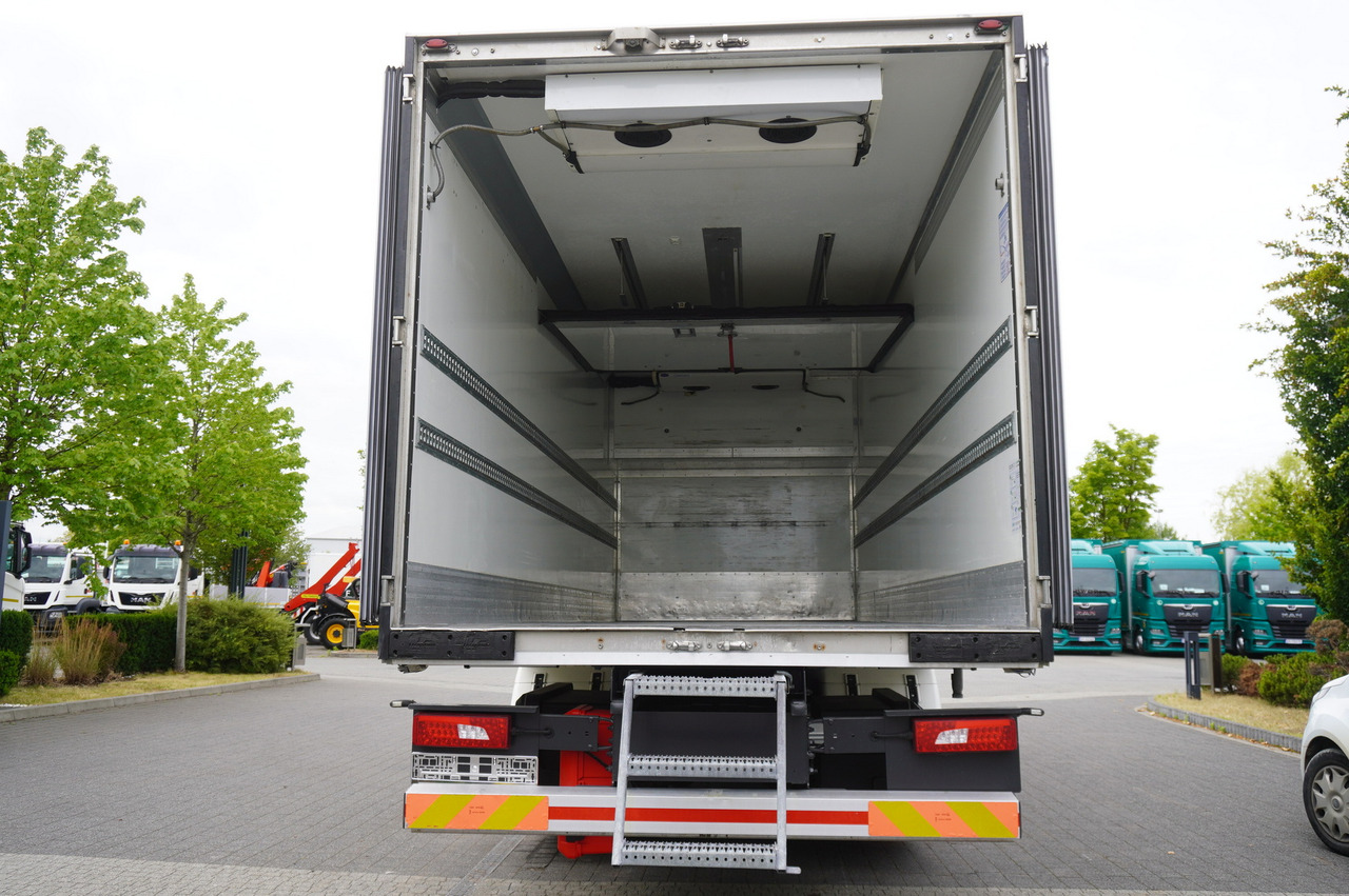 SCANIA R500 / Lecapitaine refrigerator / Carrier Supra 950 / steered 3rd axle - Hűtős teherautó: 4 kép. SCANIA R500 / Lecapitaine refrigerator / Carrier Supra 950 / steered 3rd axle - Hűtős teherautó: 4 kép.