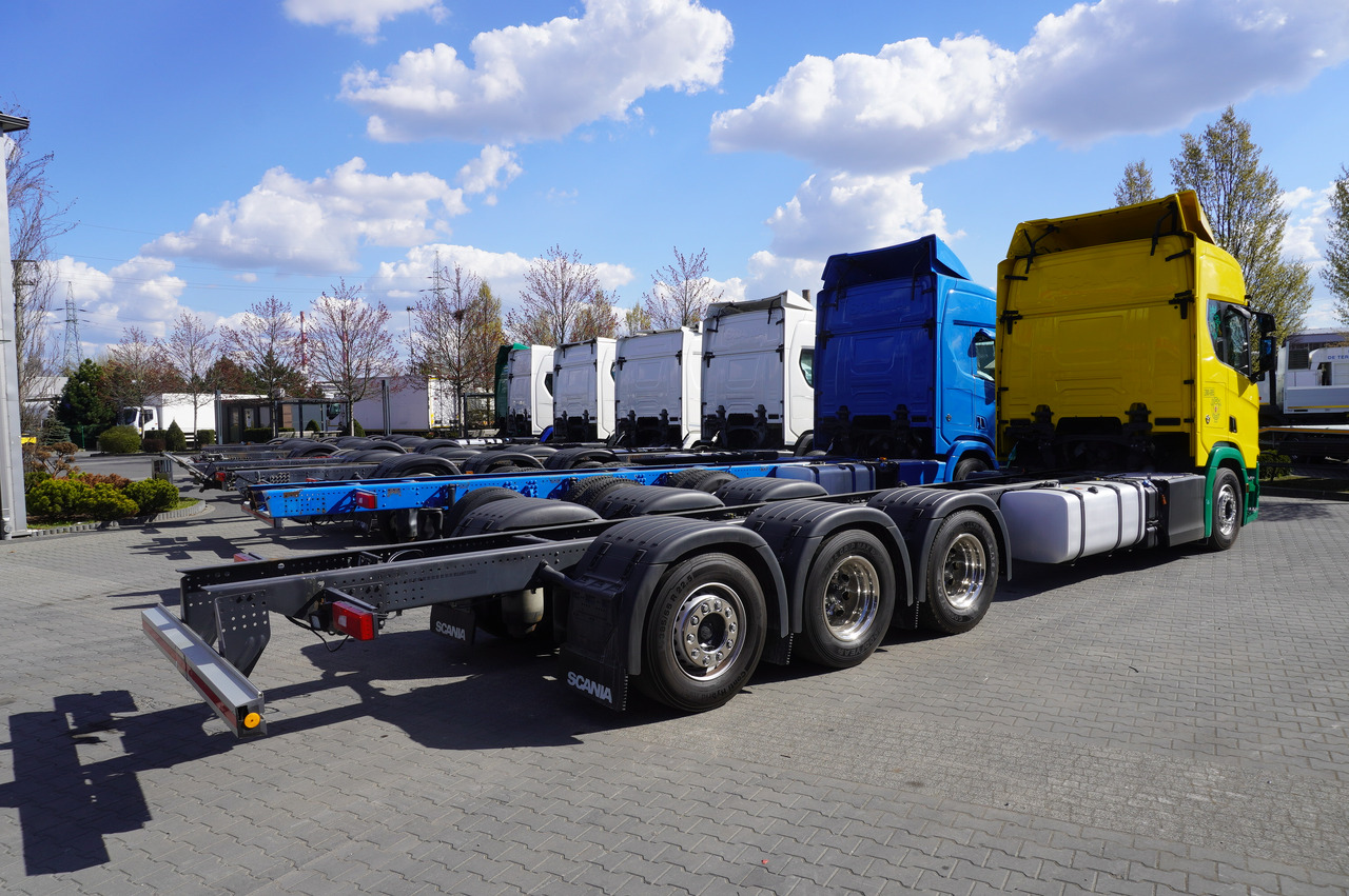 SCANIA R650 V8 / 650 HP/ frame 8.8 m / steered 4th axis / 20 units - Darus autó: 2 kép. SCANIA R650 V8 / 650 HP/ frame 8.8 m / steered 4th axis / 20 units - Darus autó: 2 kép.