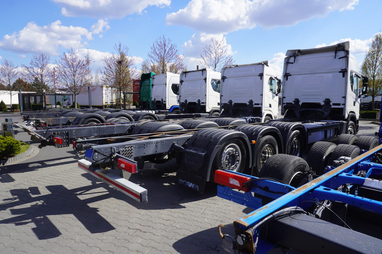 SCANIA R650 V8 / 650 HP/ frame 8.8 m / steered 4th axis / 20 units - Darus autó: 4 kép. SCANIA R650 V8 / 650 HP/ frame 8.8 m / steered 4th axis / 20 units - Darus autó: 4 kép.