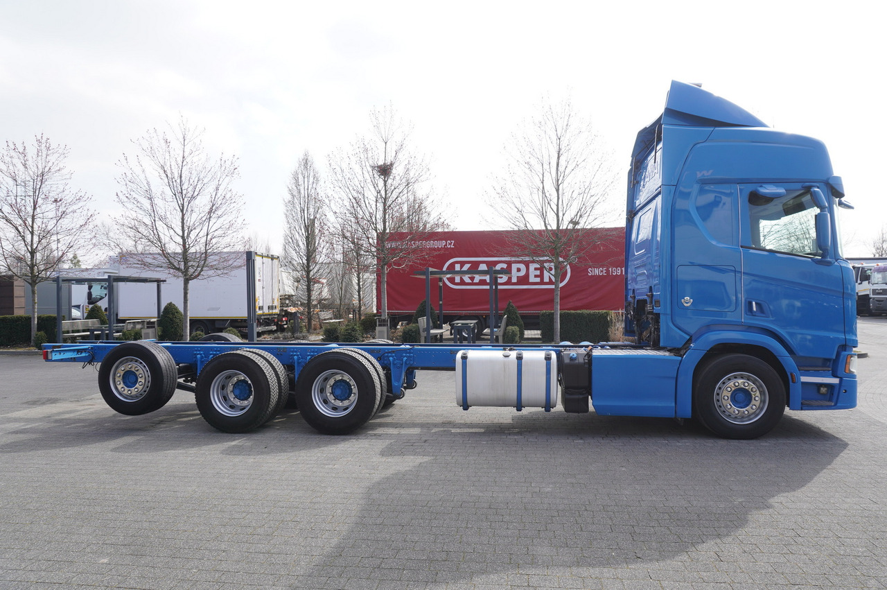 SCANIA R650 V8 / 650 HP/ frame 8.8 m / steered 4th axle - Alvaz teherautó: 4 kép. SCANIA R650 V8 / 650 HP/ frame 8.8 m / steered 4th axle - Alvaz teherautó: 4 kép.