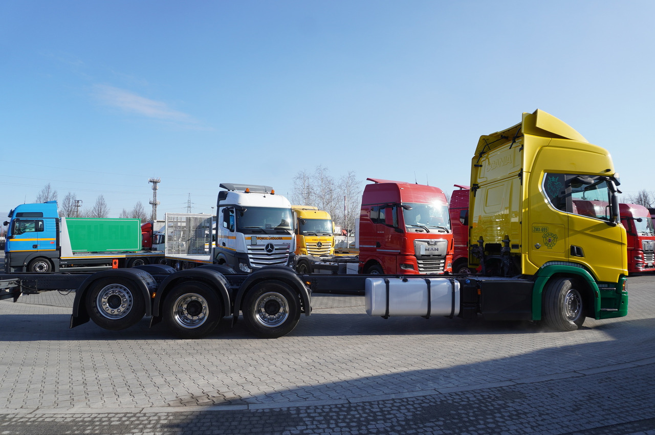 SCANIA R650 V8 8x4/4 E6 / 2020 / Frame 9.7 m - Alvaz teherautó: 4 kép. SCANIA R650 V8 8x4/4 E6 / 2020 / Frame 9.7 m - Alvaz teherautó: 4 kép.