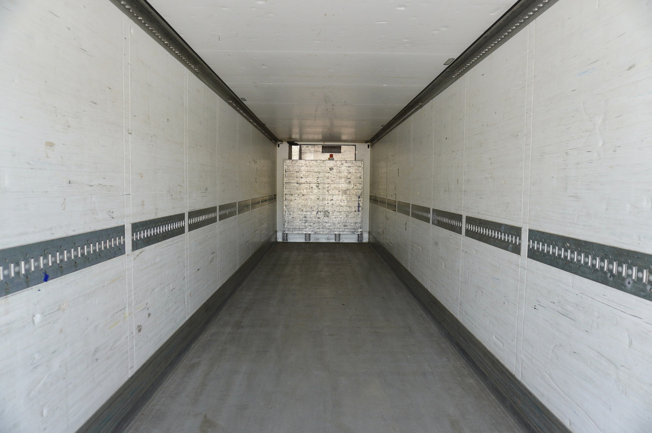SCHMITZ refrigerated semi-trailer / Thermoking SLX E Spectrum 250 / Multitemperature - Félpótkocsi hűtős: 4 kép. SCHMITZ refrigerated semi-trailer / Thermoking SLX E Spectrum 250 / Multitemperature - Félpótkocsi hűtős: 4 kép.