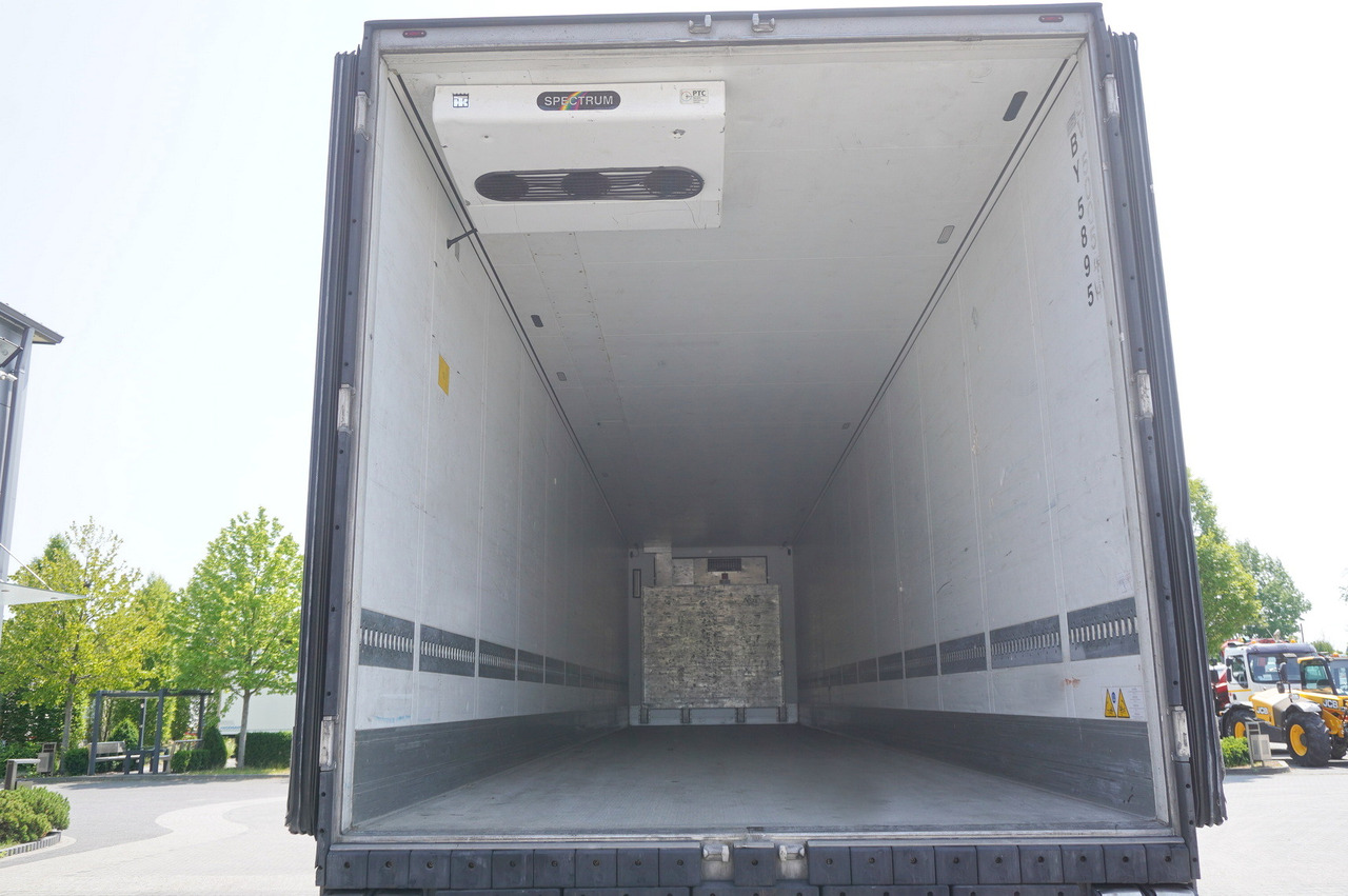 SCHMITZ refrigerated semi-trailer / Thermoking SLX Spectrum 250 / Multitemperature - Félpótkocsi hűtős: 4 kép. SCHMITZ refrigerated semi-trailer / Thermoking SLX Spectrum 250 / Multitemperature - Félpótkocsi hűtős: 4 kép.