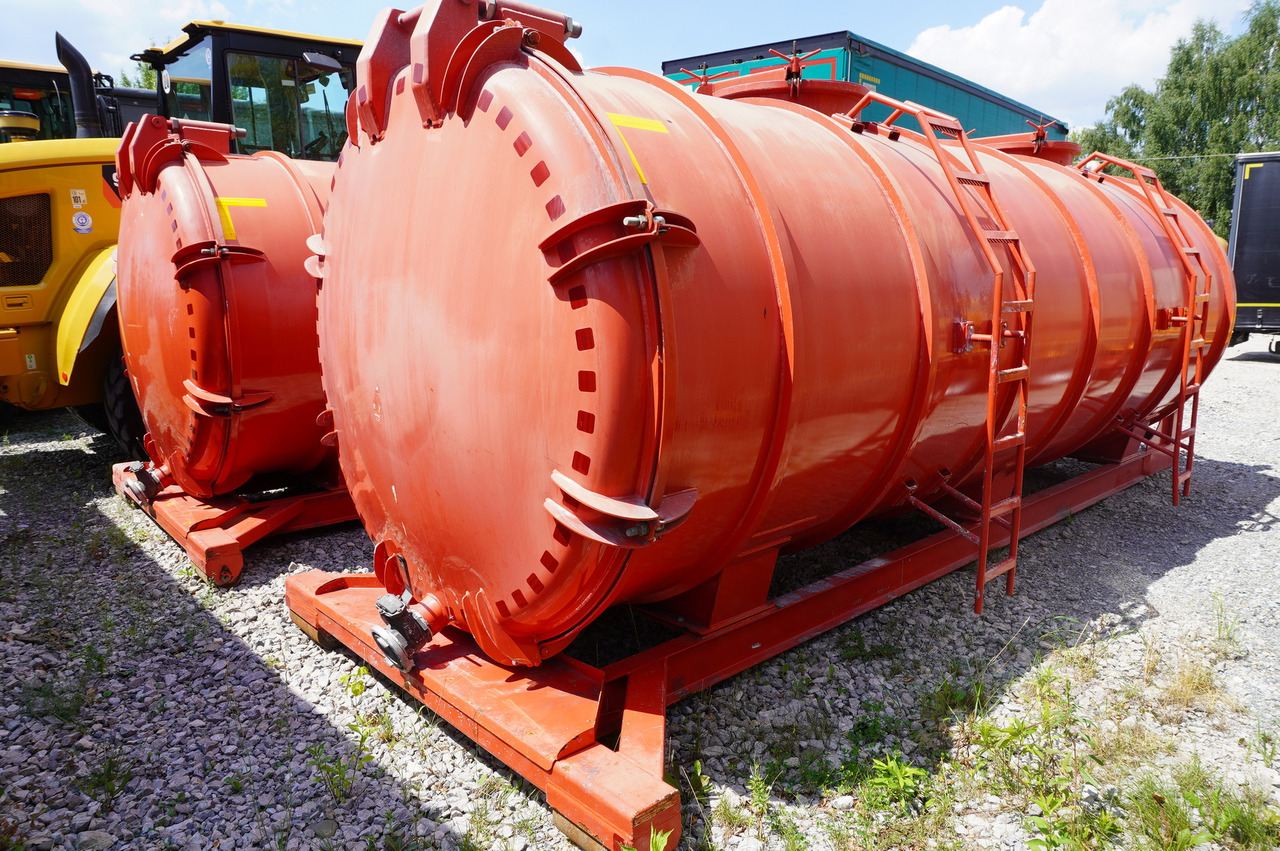STAL UNUSED Septic barrel / 13000 l - Emelőhorgos/ Konténerszállító rendszer: 4 kép. STAL UNUSED Septic barrel / 13000 l - Emelőhorgos/ Konténerszállító rendszer: 4 kép.