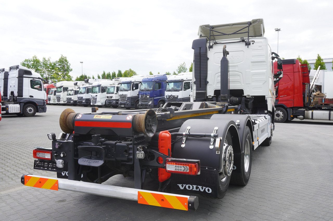 VOLVO FH 500 / VDL hooklift 21 tons / 2022 / steering 3d axle / 2 units - Horgos rakodó teherautó: 5 kép. VOLVO FH 500 / VDL hooklift 21 tons / 2022 / steering 3d axle / 2 units - Horgos rakodó teherautó: 5 kép.