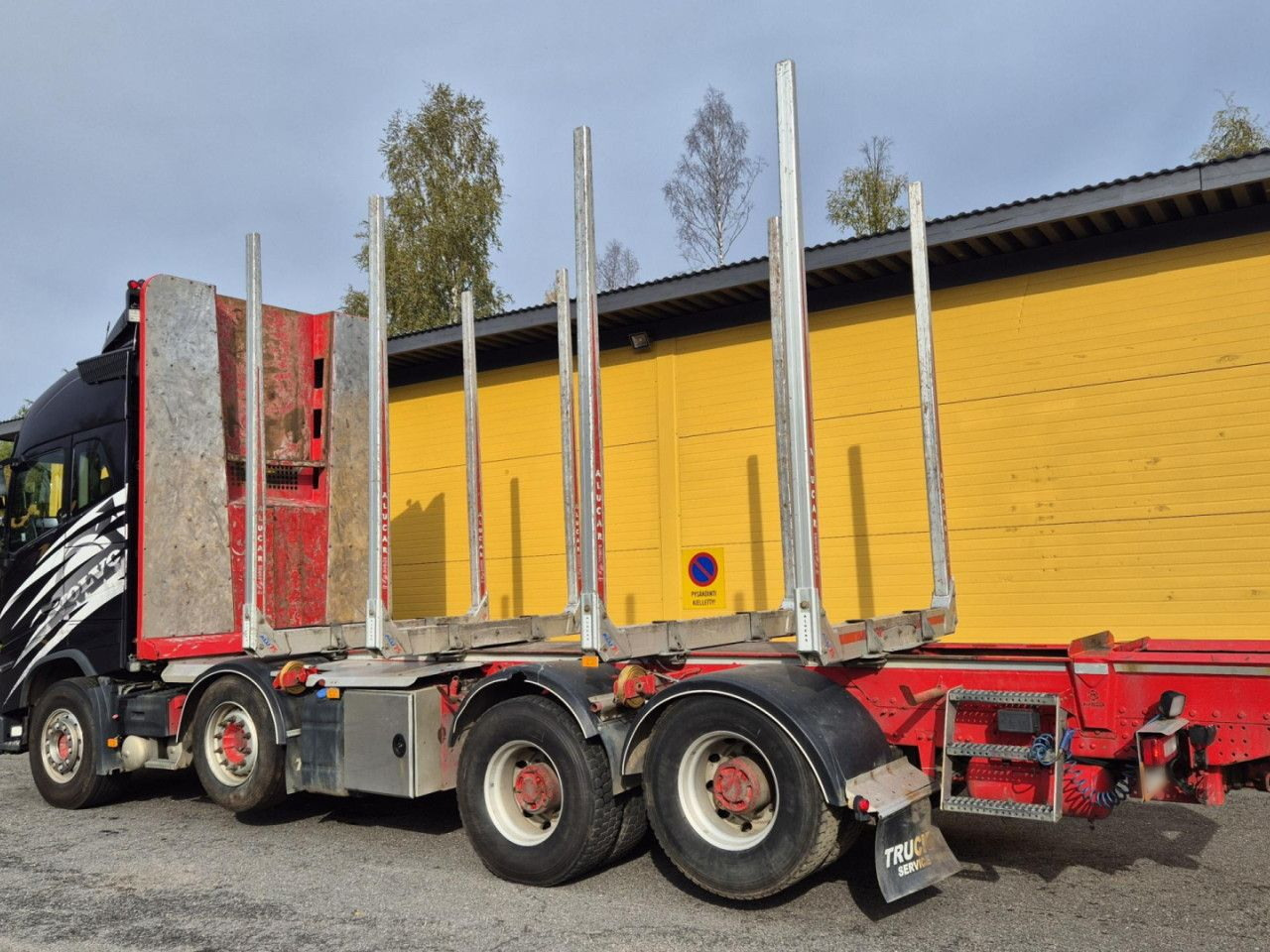 VOLVO FH 750 8x4 / 2 lifted axles / timber truck - Darus autó: 2 kép. VOLVO FH 750 8x4 / 2 lifted axles / timber truck - Darus autó: 2 kép.