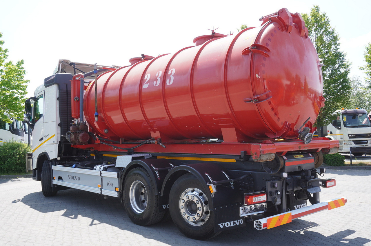 VOLVO Volvo FH 500 / Septic barrel 13000 l / Hook lift 21 t / 2022 / 3rd axle steered / 2 units - Szippantó tartálykocsi: 5 kép. VOLVO Volvo FH 500 / Septic barrel 13000 l / Hook lift 21 t / 2022 / 3rd axle steered / 2 units - Szippantó tartálykocsi: 5 kép.