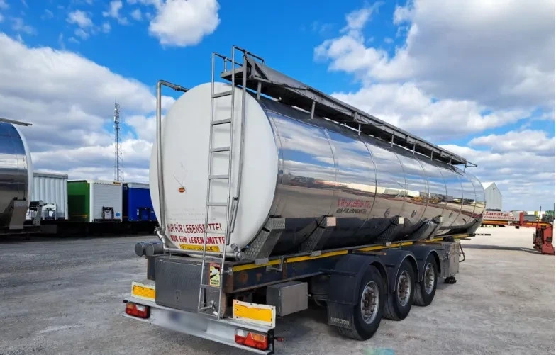 WIELTON NS3D 36 t food cistern / 3 chambers - Tartályos félpótkocsi: 2 kép. WIELTON NS3D 36 t food cistern / 3 chambers - Tartályos félpótkocsi: 2 kép.