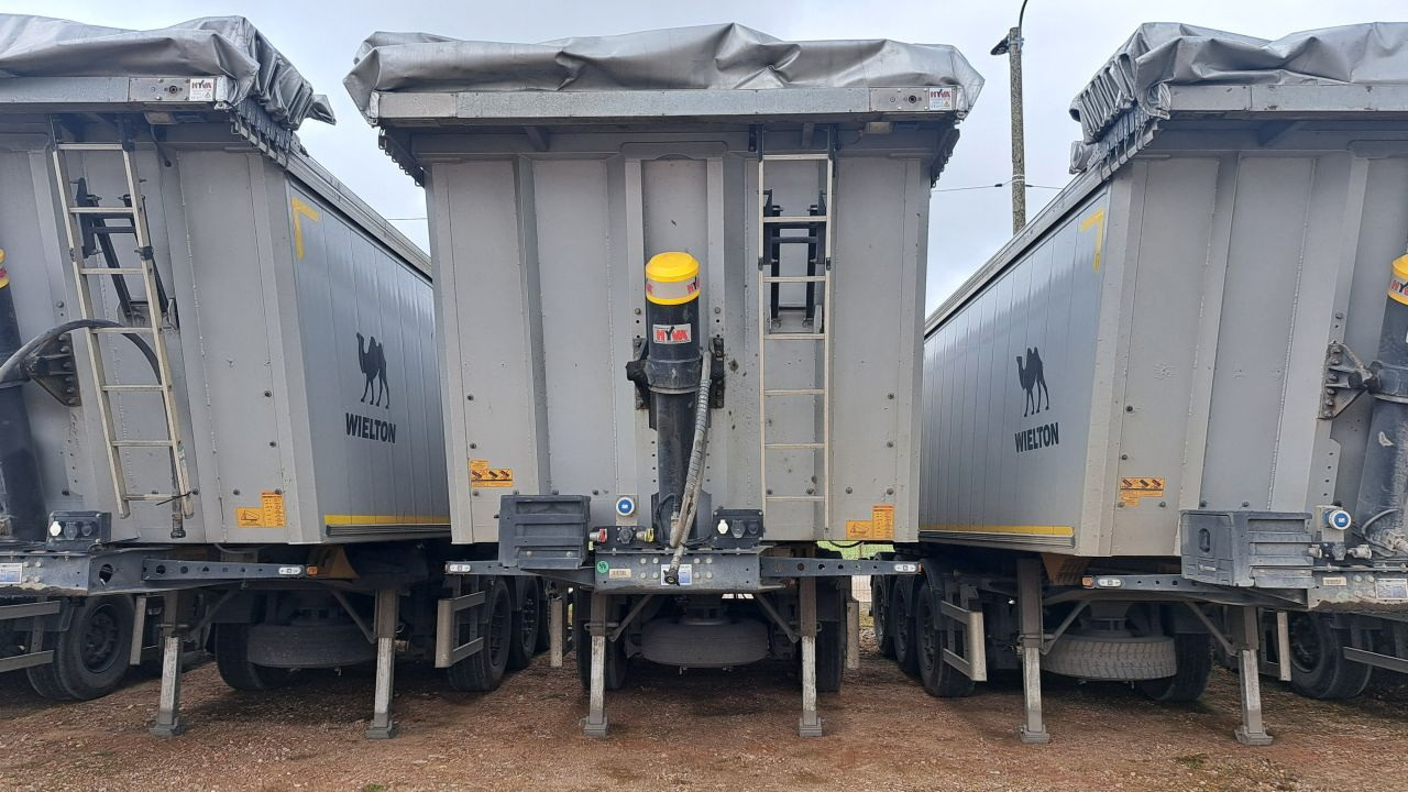 WIELTON NW-3 / weight 6.2 t / capacity 38m3 / Electrically folded roof / Teflon / 20 units, 2022 - Félpótkocsi billenőplatós: 2 kép. WIELTON NW-3 / weight 6.2 t / capacity 38m3 / Electrically folded roof / Teflon / 20 units, 2022 - Félpótkocsi billenőplatós: 2 kép.